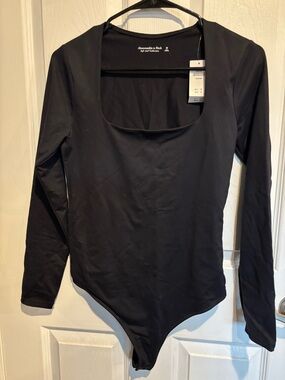 Abercrombie & Fitch Black Long-Sleeve Scoop-Neck Bodysuit